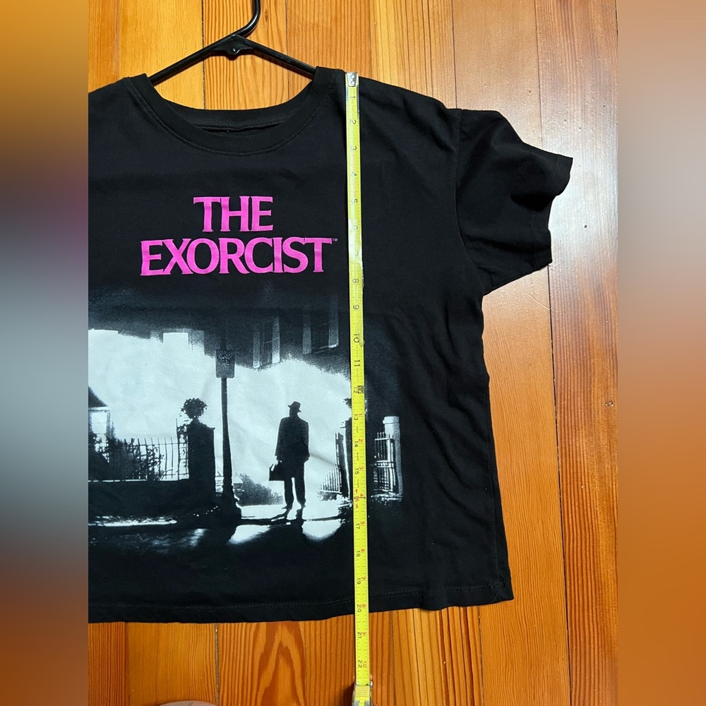 The Exorcist Black Graphic cropped T-Shirt - Picture 6 of 6